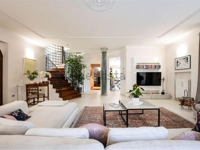 Casa in vendita a Varese, Lombardia