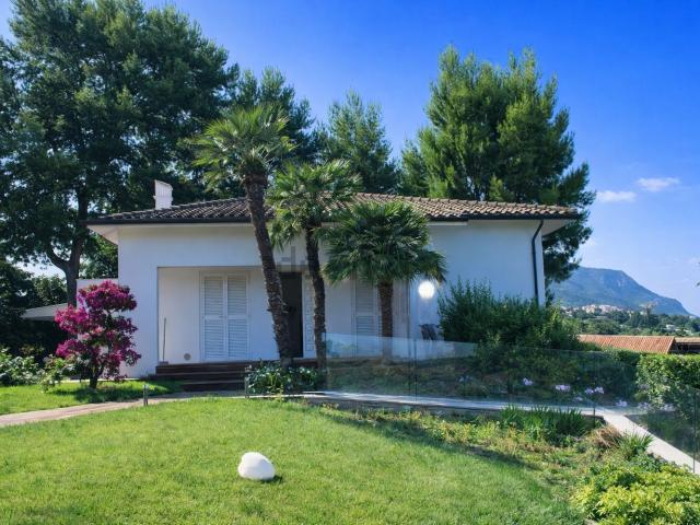Casa in vendita a Marche, Ancona