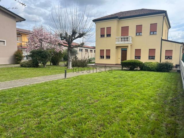 Casa in vendita a Badia Polesine, Rovigo