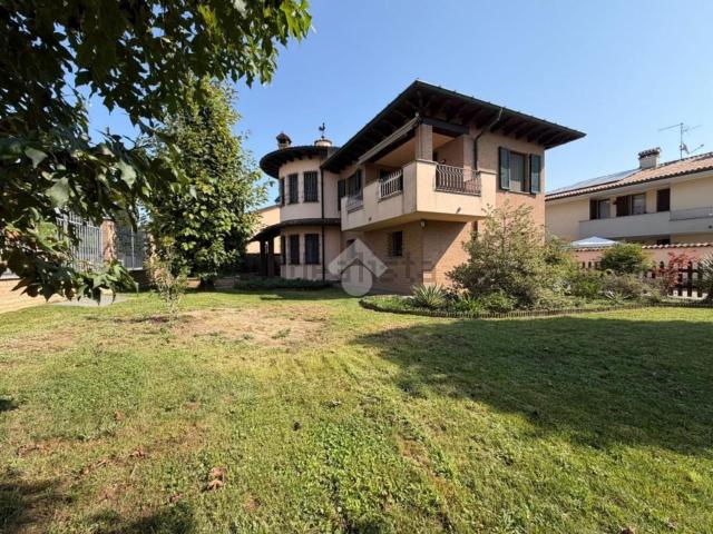 Casa in vendita a Rivolta D'adda, Lombardia