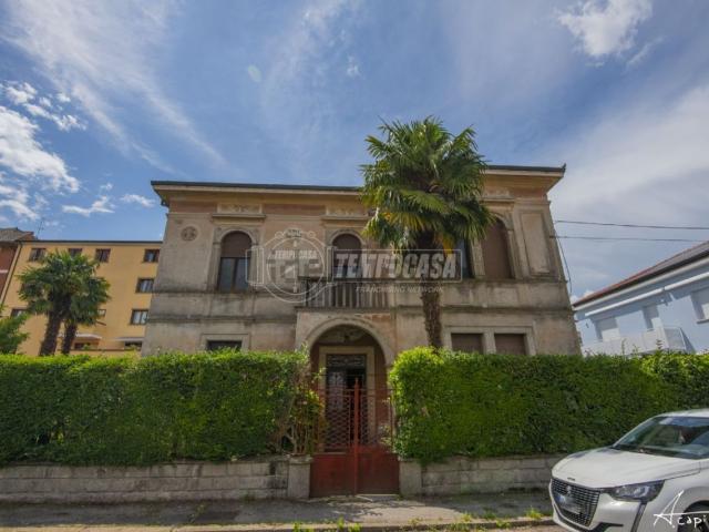 Casa in vendita a Commenda, Rovigo