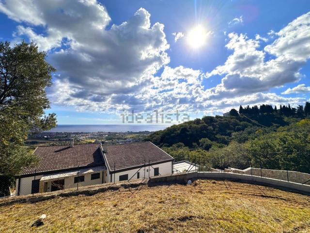 Casa in vendita a Montepaone Lido, Montepaone