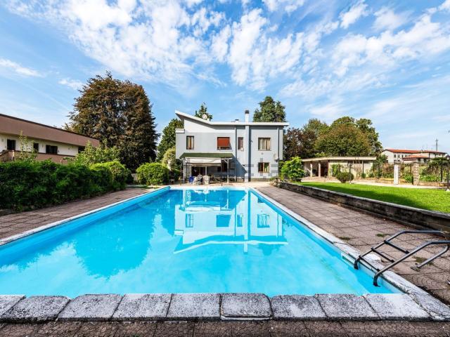 Casa in vendita a Ronco Briantino, Monza e della Brianza