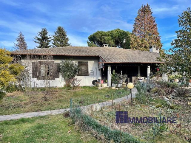 Casa in vendita a Cascina Padova, Angera