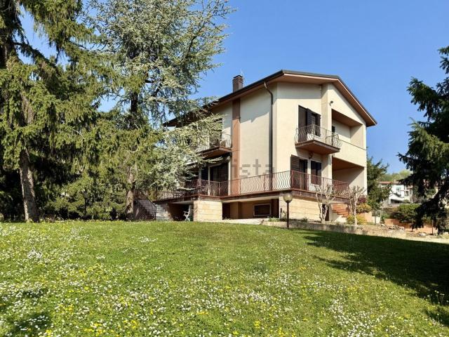 Casa in vendita a Nord-Est, Brenzone