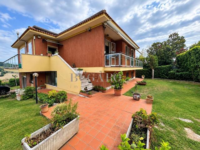 Casa in vendita a Le Grazie, Ancona