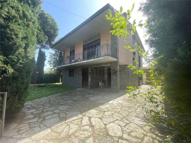 Casa in vendita a Arconate, Lombardia