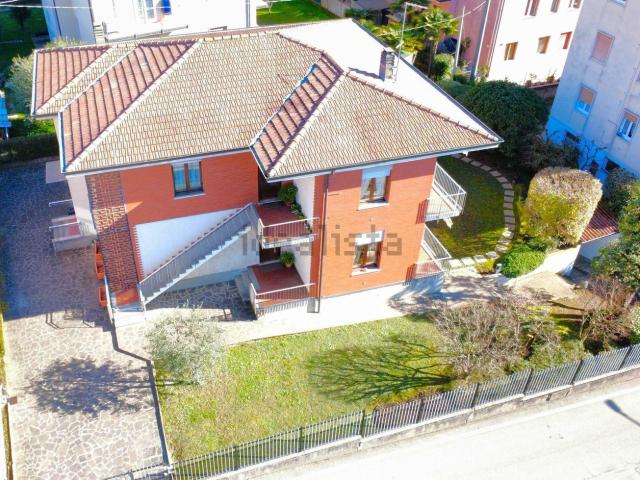 Casa in vendita a Ranica, Lombardia
