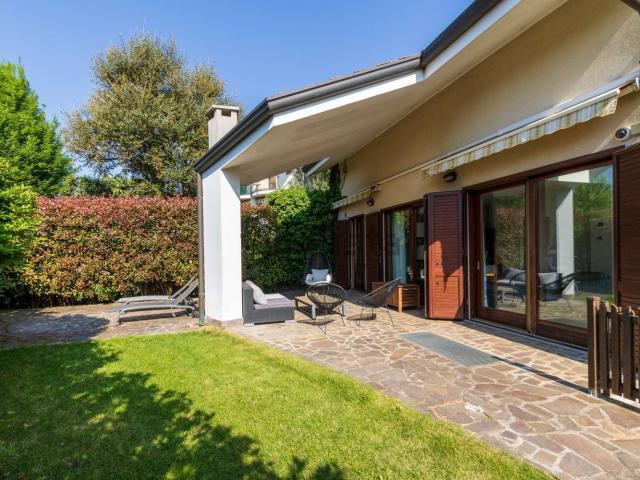 Casa in vendita a Usmate Velate, Lombardia