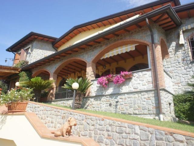 Casa in vendita a San Lorenzo, Marina Di Massa