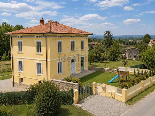 Casa in vendita a Massarosa, Toscana