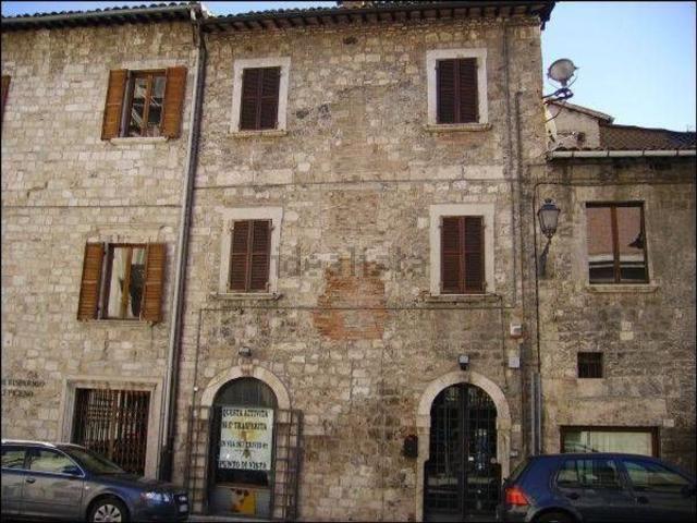 Casa in vendita a Santa Maria Intervineas, Marche