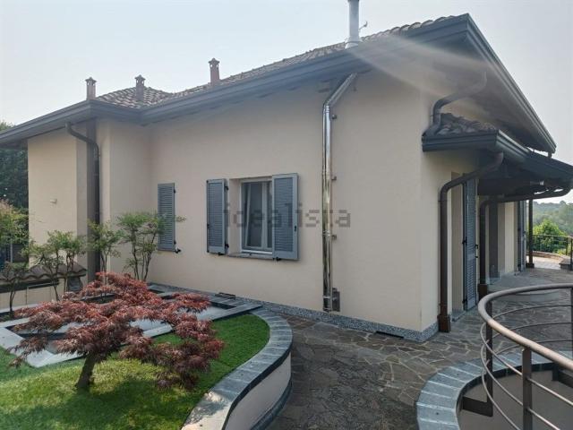 Casa in vendita a Montano Lucino, Lombardia
