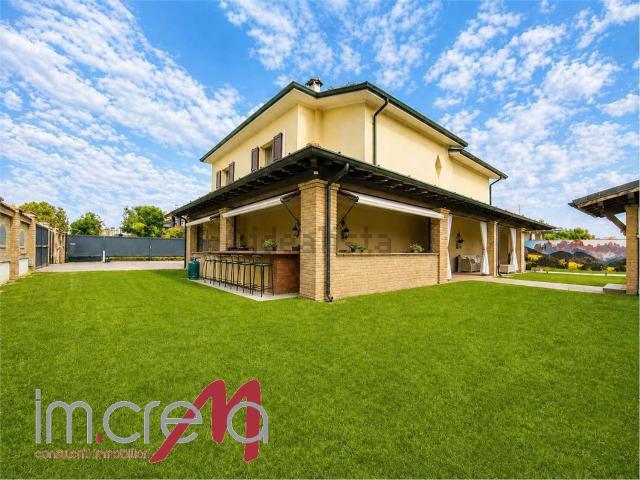 Casa in vendita a Izano, Lombardia