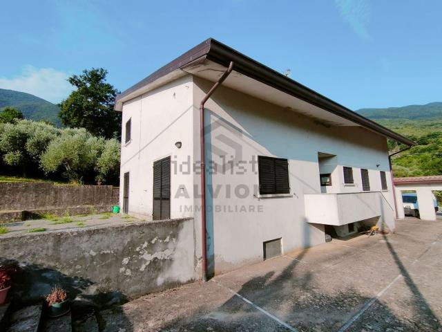Casa in vendita a Cusano Mutri, Campania