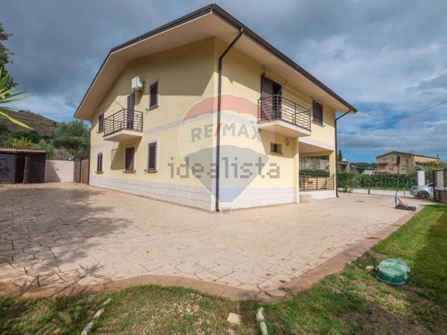 Casa in vendita a Piazza, Sicilia