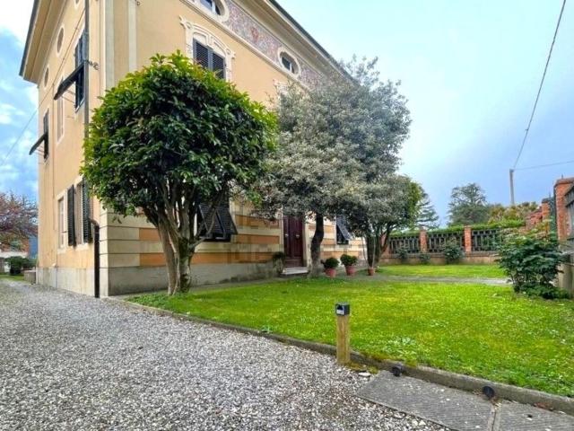 Casa in vendita a Parezzana, Capannori