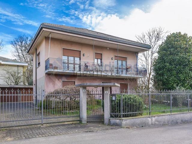 Casa in vendita a Robbiano, Giussano