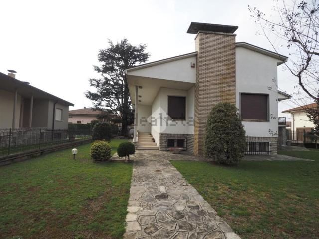 Casa in vendita a Telgate, Lombardia