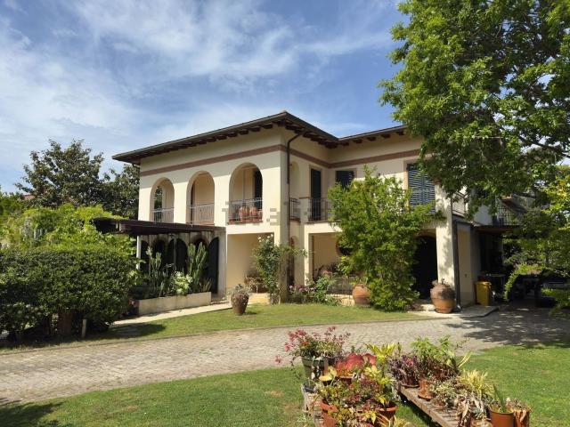 Casa in vendita a Vittoria Apuana, Forte Dei Marmi