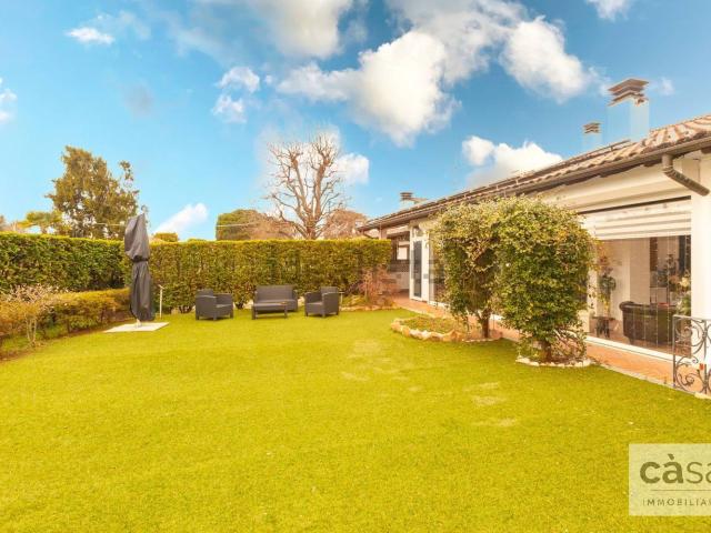 Casa in vendita a Varese, Lombardia