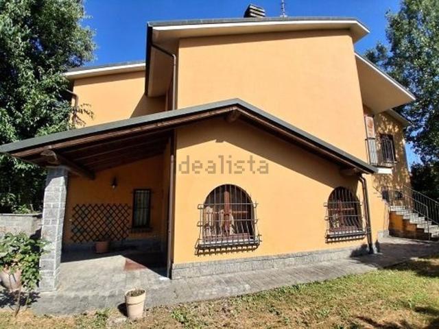 Casa in vendita a Rione Strada Valle, Voghera