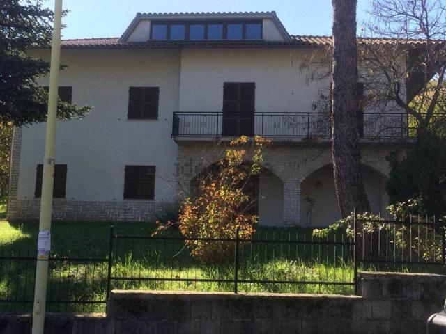 Casa in vendita a Marche, Macerata