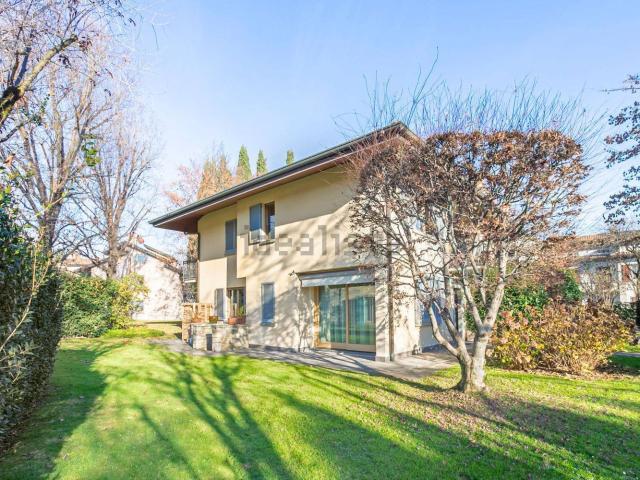 Casa in vendita a Locate Bergamasco, Ponte San Pietro