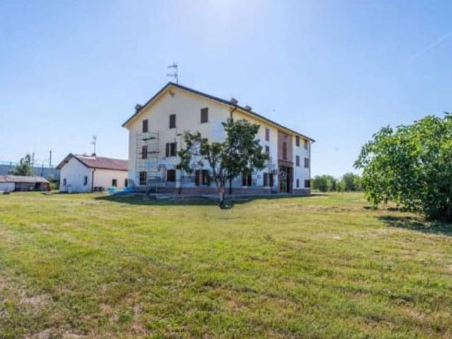 Casa in vendita a Re, Reggio Emilia