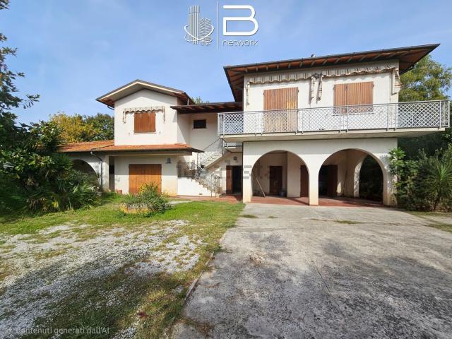 Casa in vendita a Pietrasanta, Lucca