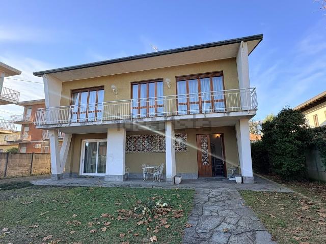 Casa in vendita a Serrandi, Rescaldina