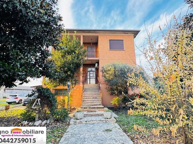 Casa in vendita a Castagnaro, Veneto