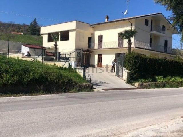 Casa in vendita a Tollo, Abruzzo