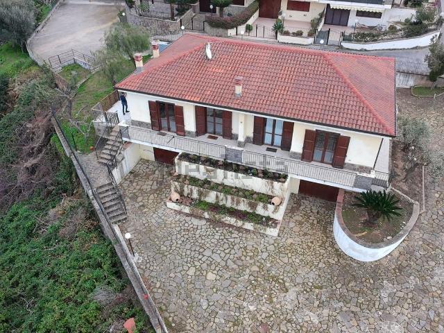 Casa in vendita a Agropoli, Salerno