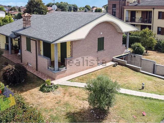 Casa in vendita a Motta Visconti, Lombardia