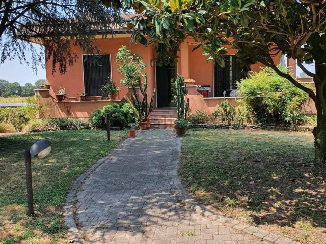 Casa in vendita a Soresina, Lombardia