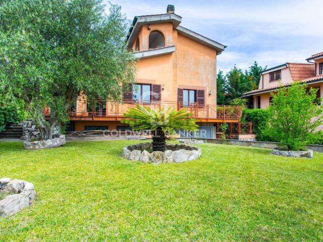 Casa in vendita a Guidonia Montecelio, Roma Capitale