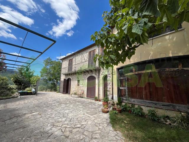 Casa in vendita a Isernia, Molise