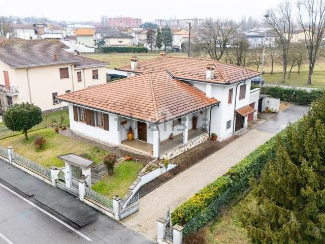 Casa in vendita a Suzzara, Lombardia