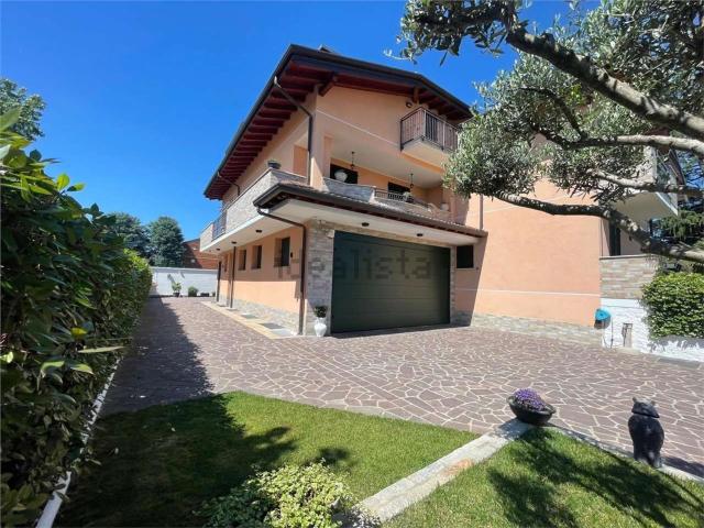 Casa in vendita a Villa Cortese, Lombardia