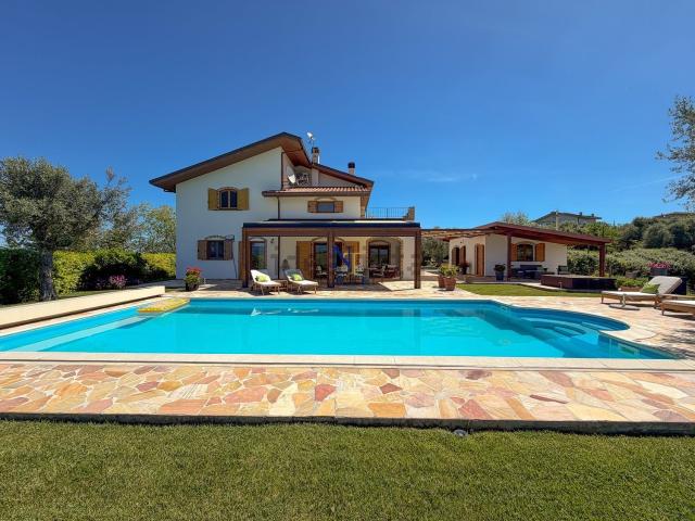Casa in vendita a Bellante, Abruzzo
