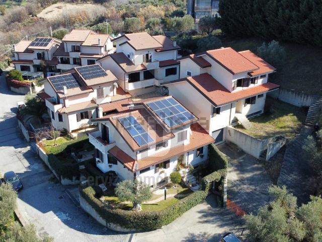 Casa in vendita a Calabria, Cosenza