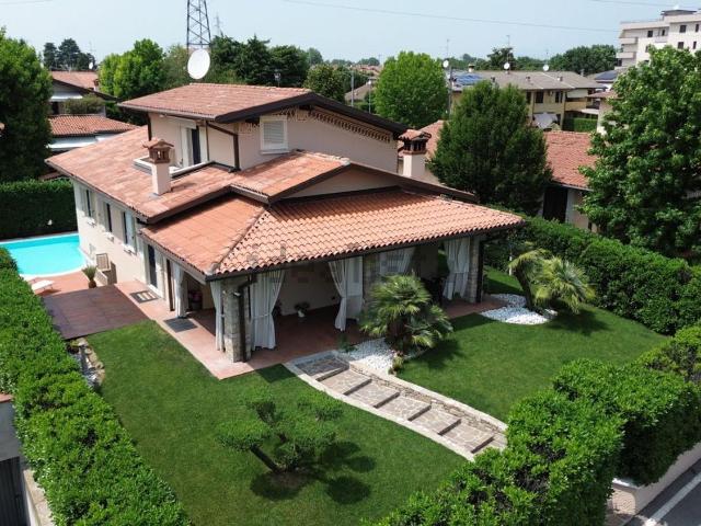 Casa in vendita a Chiari, Lombardia