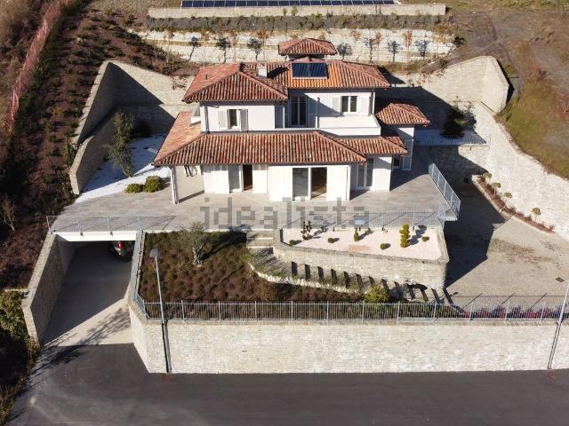 Casa in vendita a Santo Stefano Belbo, Cuneo