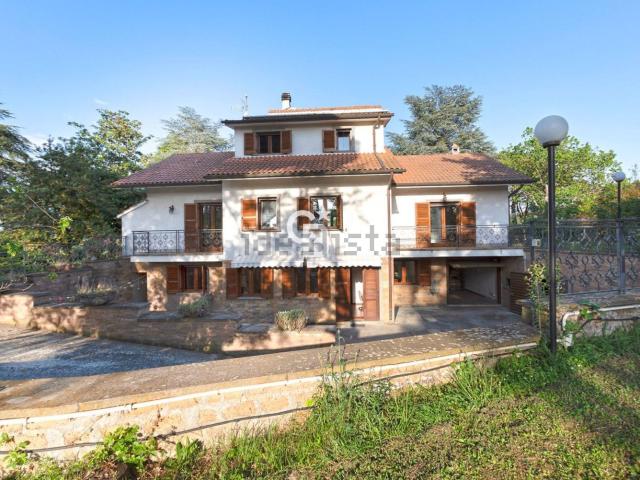 Casa in vendita a Viterbo, Lazio