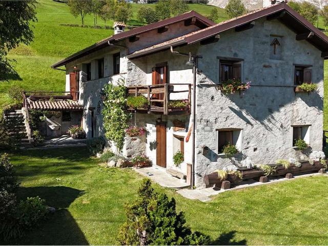 Casa in vendita a Pasturo, Lombardia