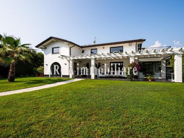 Casa in vendita a Tonfano, Toscana