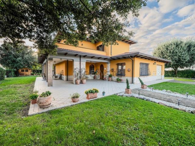 Casa in vendita a Spello, Umbria