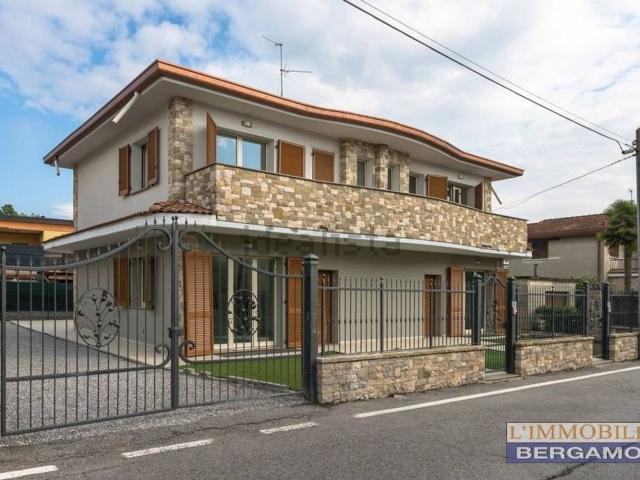 Casa in vendita a Grignano, Brembate