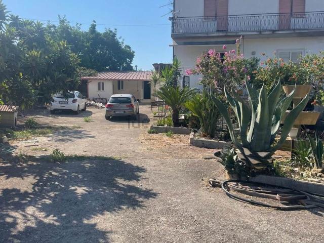 Casa in vendita a Santi Cosma E Damiano, Lazio